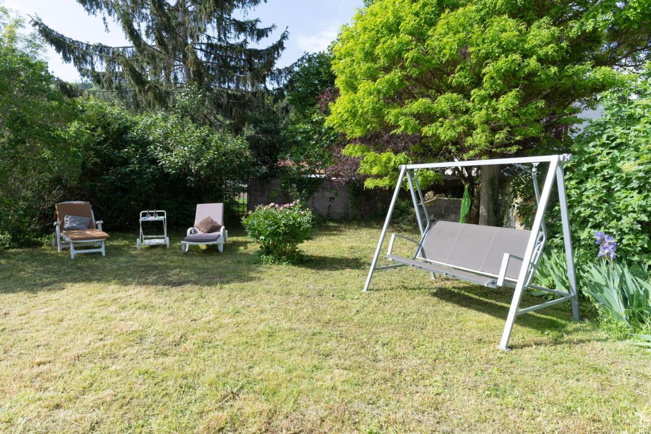 Les Pieds Dans L Herbe Meilhaud Kültér fotó